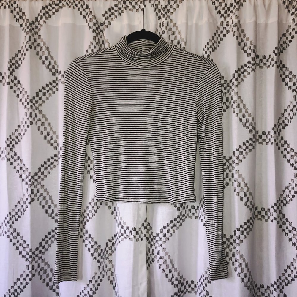 Striped Turtleneck Crop Top Size S